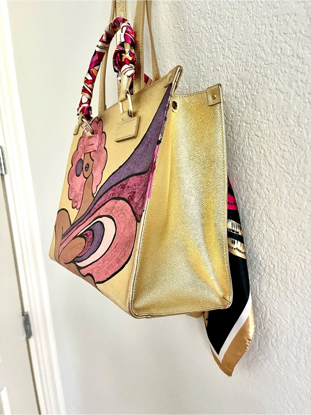 🔥New Gold Tote Bag with Pink & Purple Art Illustration🔥